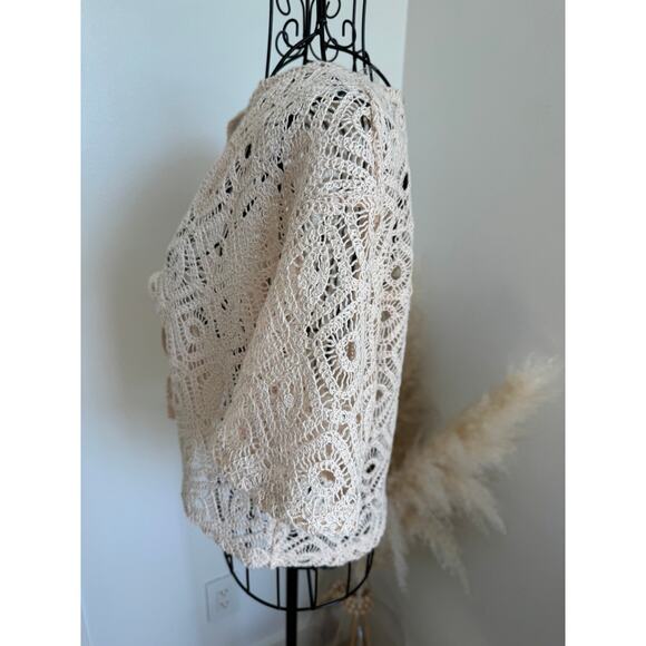 Future Collective Short Sleeve Tie Front Crochet Knit Cream Top Size XS NEW - Picture 4 of 9